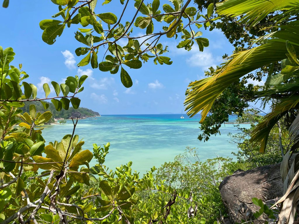 baie sainte anne praslin seychelles