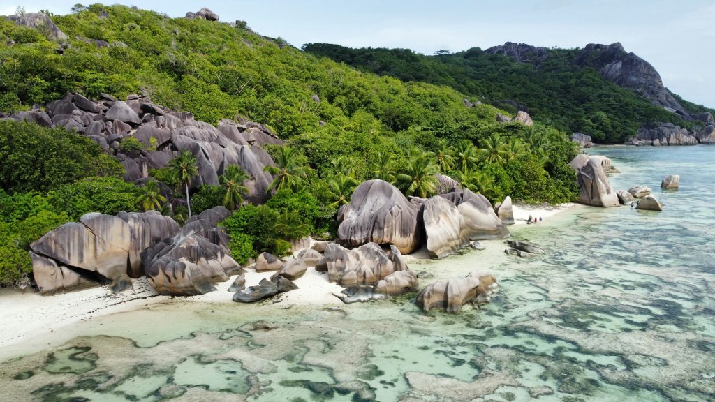 plage anse source d'argent seychelles