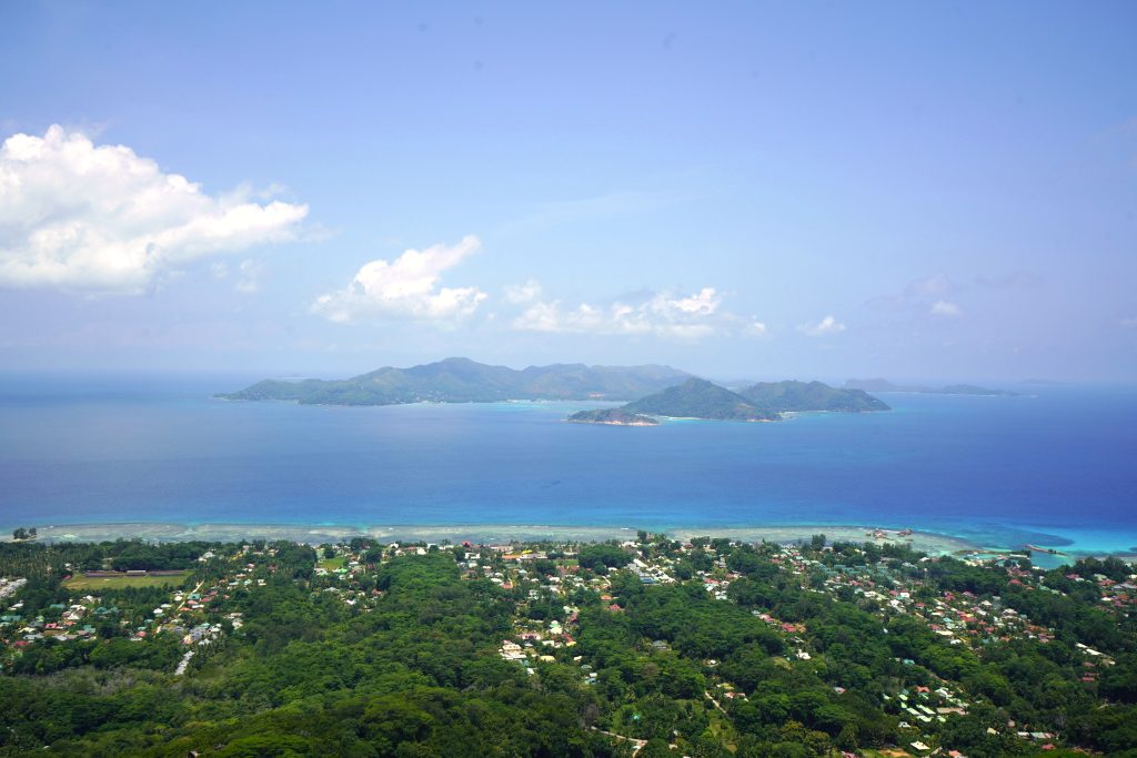 nid d'aigle viewpoint la digue